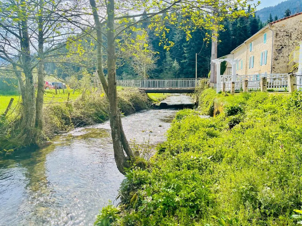 Les Contes Bed & Breakfast Fougax-et-Barrineuf