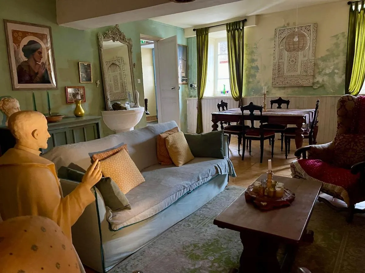 Les Contes Bed & Breakfast Fougax-et-Barrineuf