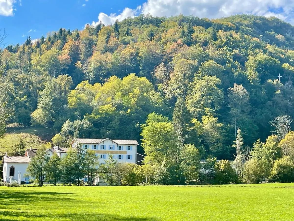 Les Contes Bed & Breakfast Fougax-et-Barrineuf 0*,