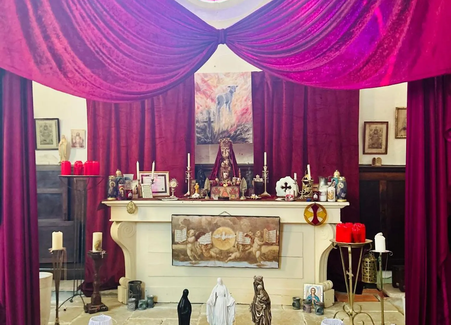 Les Contes Bed & Breakfast Fougax-et-Barrineuf 0*,