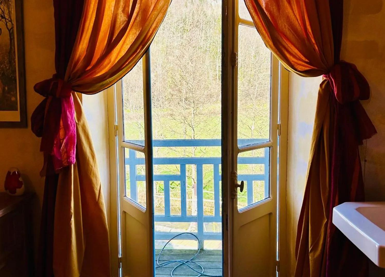 Les Contes Bed & Breakfast Fougax-et-Barrineuf France