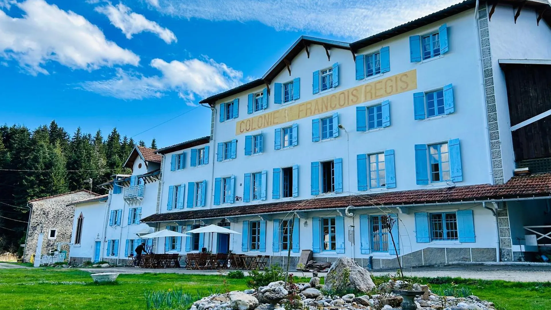 Les Contes Bed & Breakfast Fougax-et-Barrineuf France