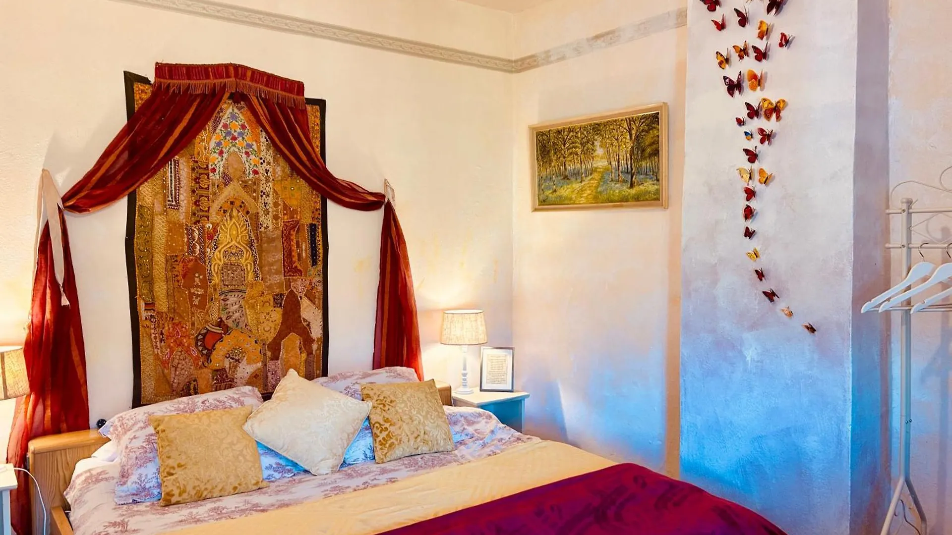 Les Contes Bed & Breakfast Fougax-et-Barrineuf France