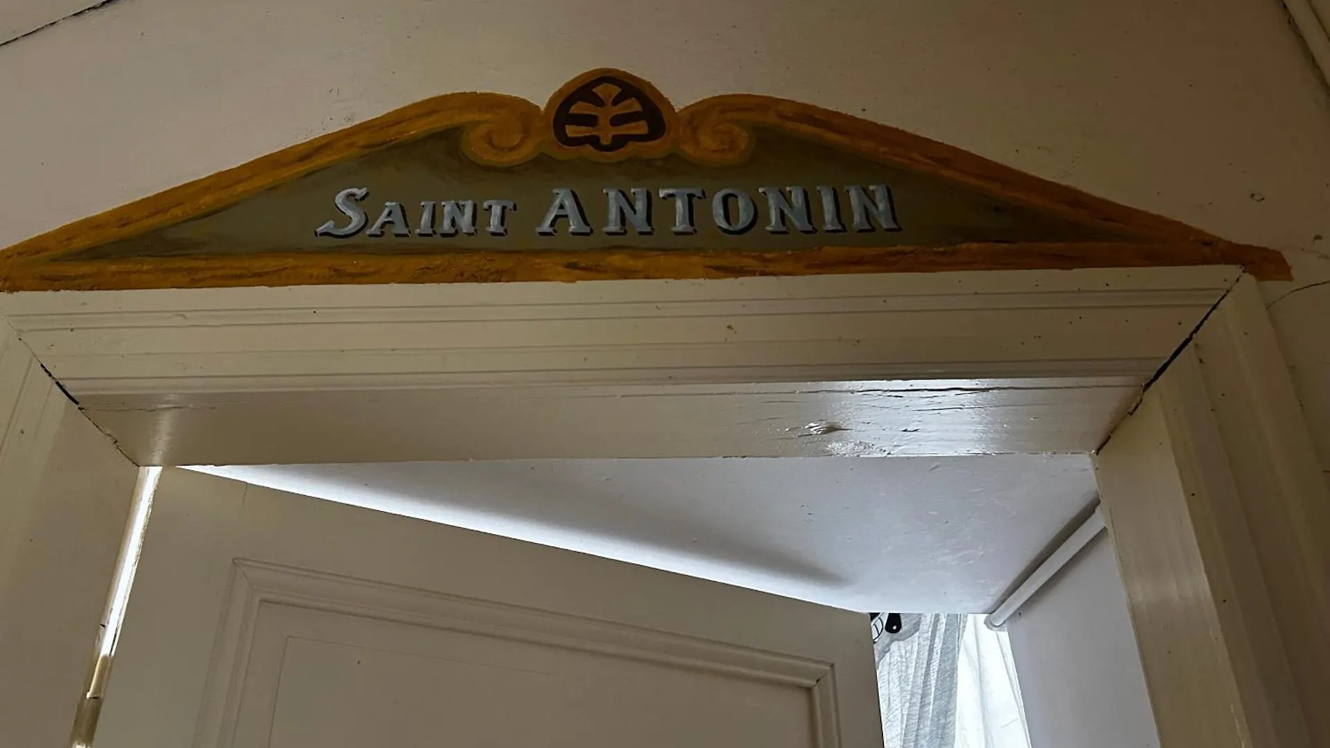 Les Contes Bed & Breakfast Fougax-et-Barrineuf