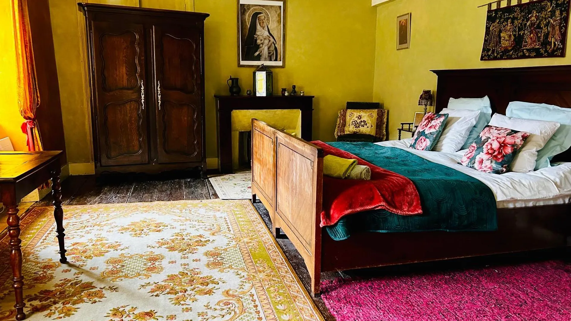 Les Contes Bed & Breakfast Fougax-et-Barrineuf