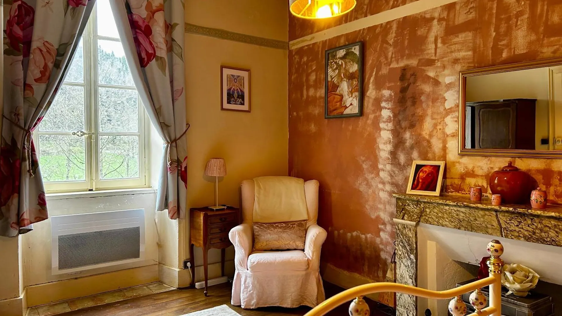 Les Contes Bed & Breakfast Fougax-et-Barrineuf 0*,