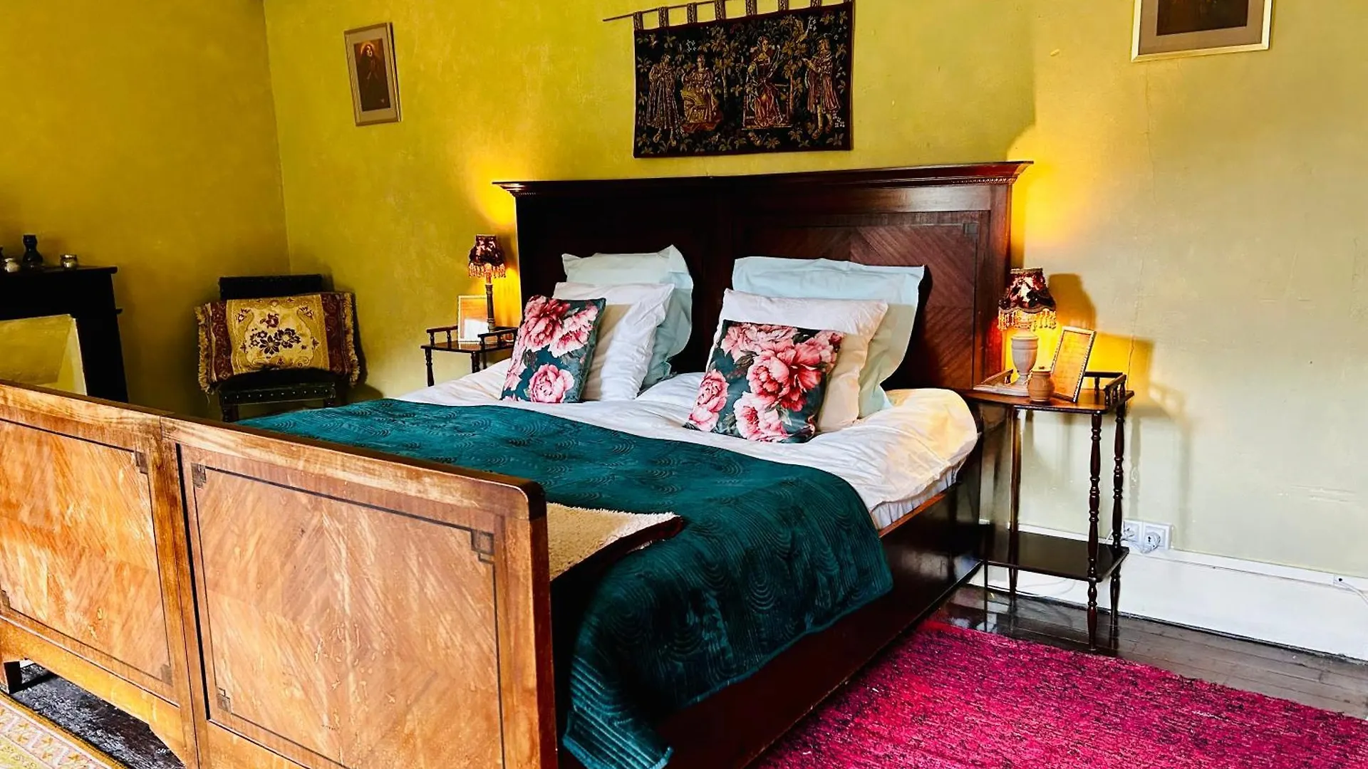 Les Contes Bed & Breakfast Fougax-et-Barrineuf France