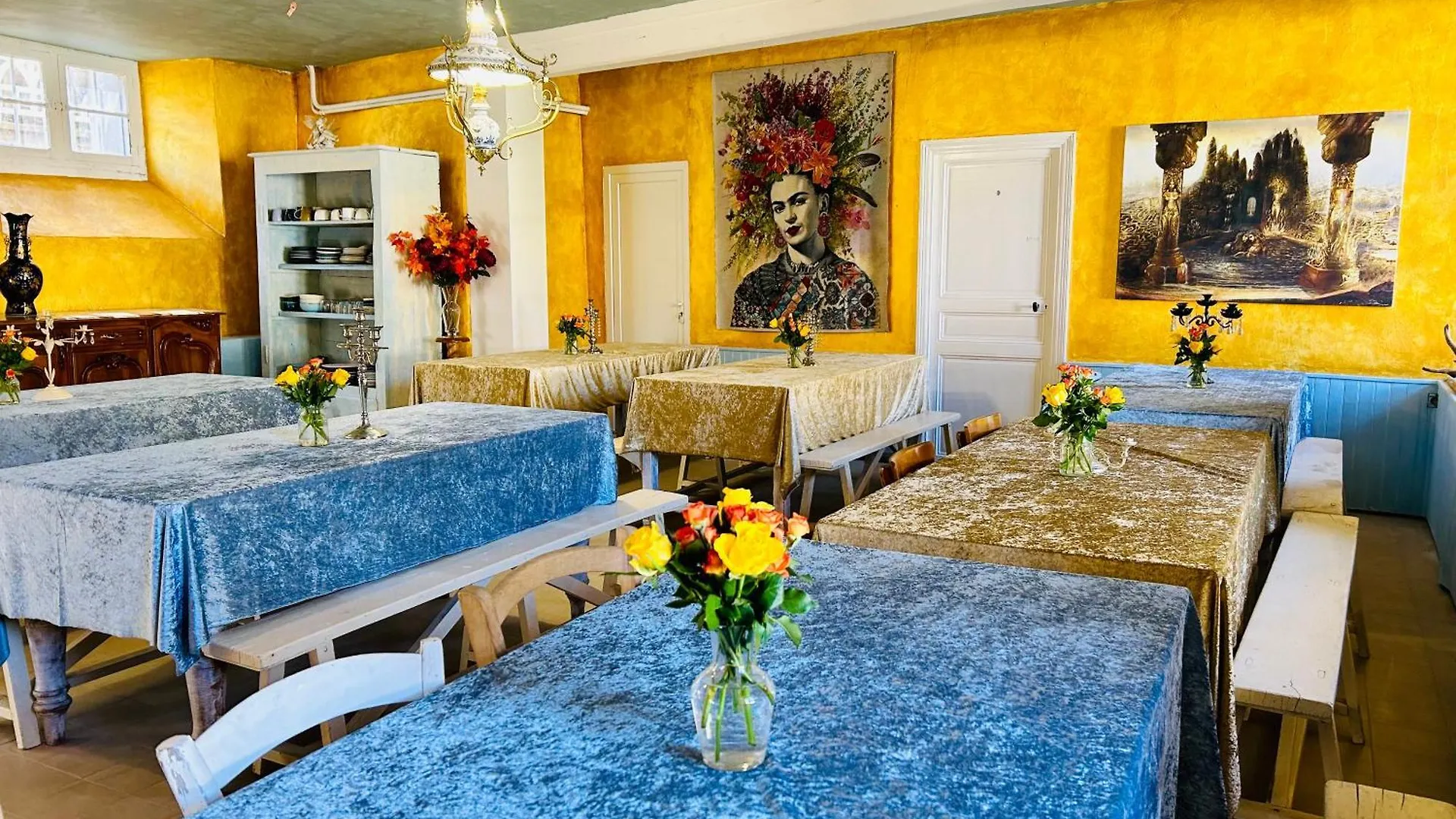 Les Contes Bed & Breakfast Fougax-et-Barrineuf 0*,  Fransa