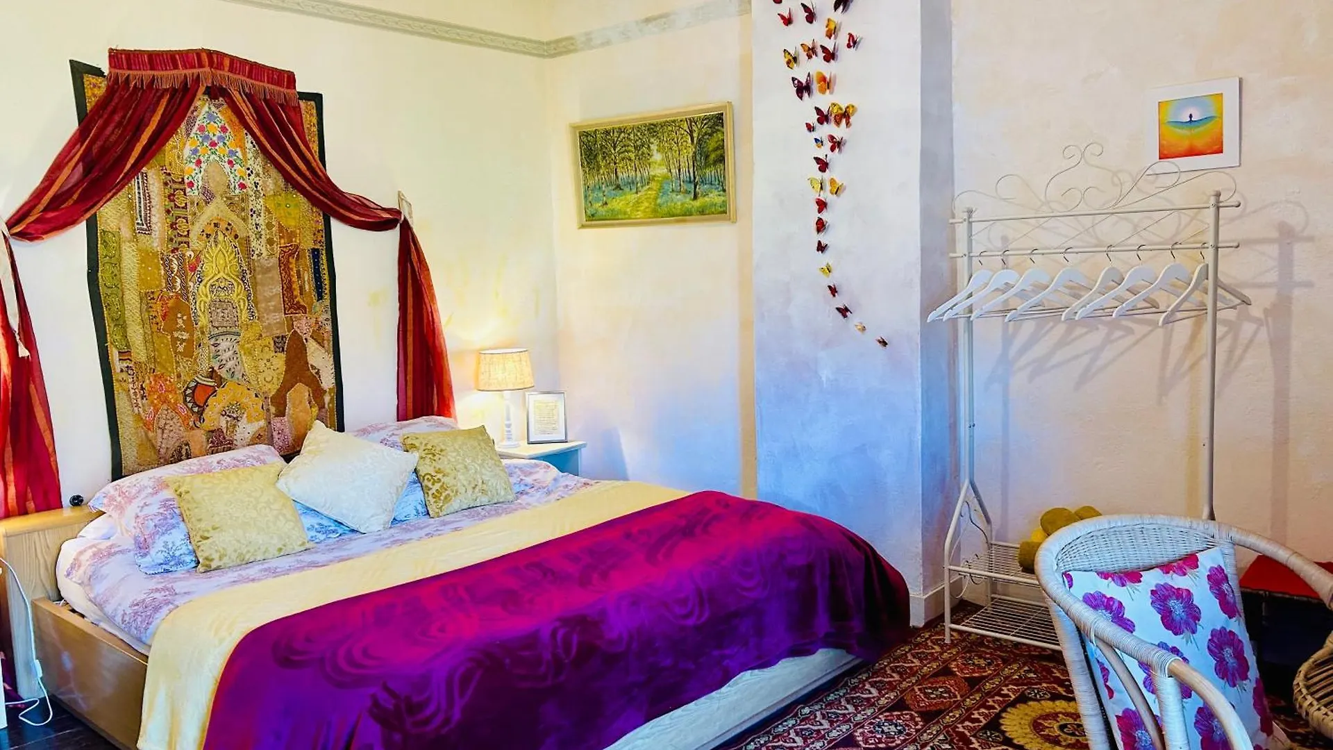 Les Contes Bed & Breakfast Fougax-et-Barrineuf