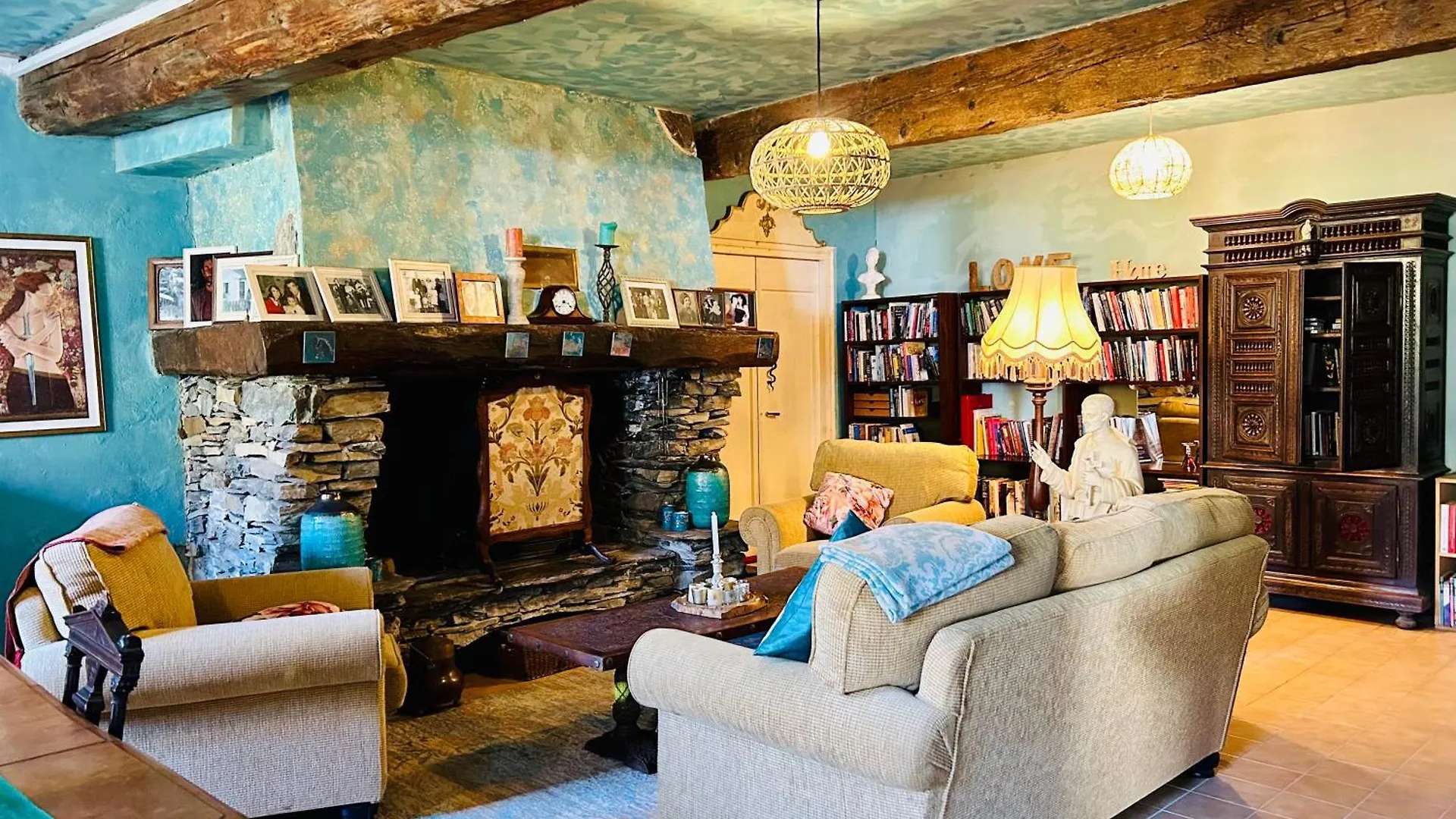 Les Contes Bed & Breakfast Fougax-et-Barrineuf