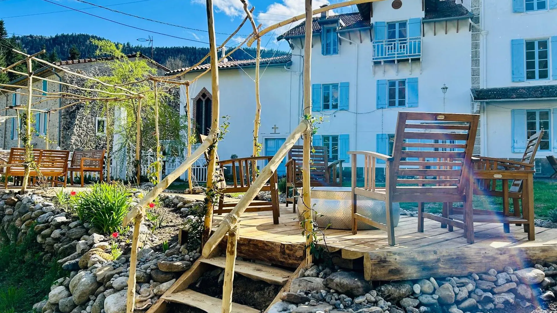 Les Contes Bed & Breakfast Fougax-et-Barrineuf Fransa