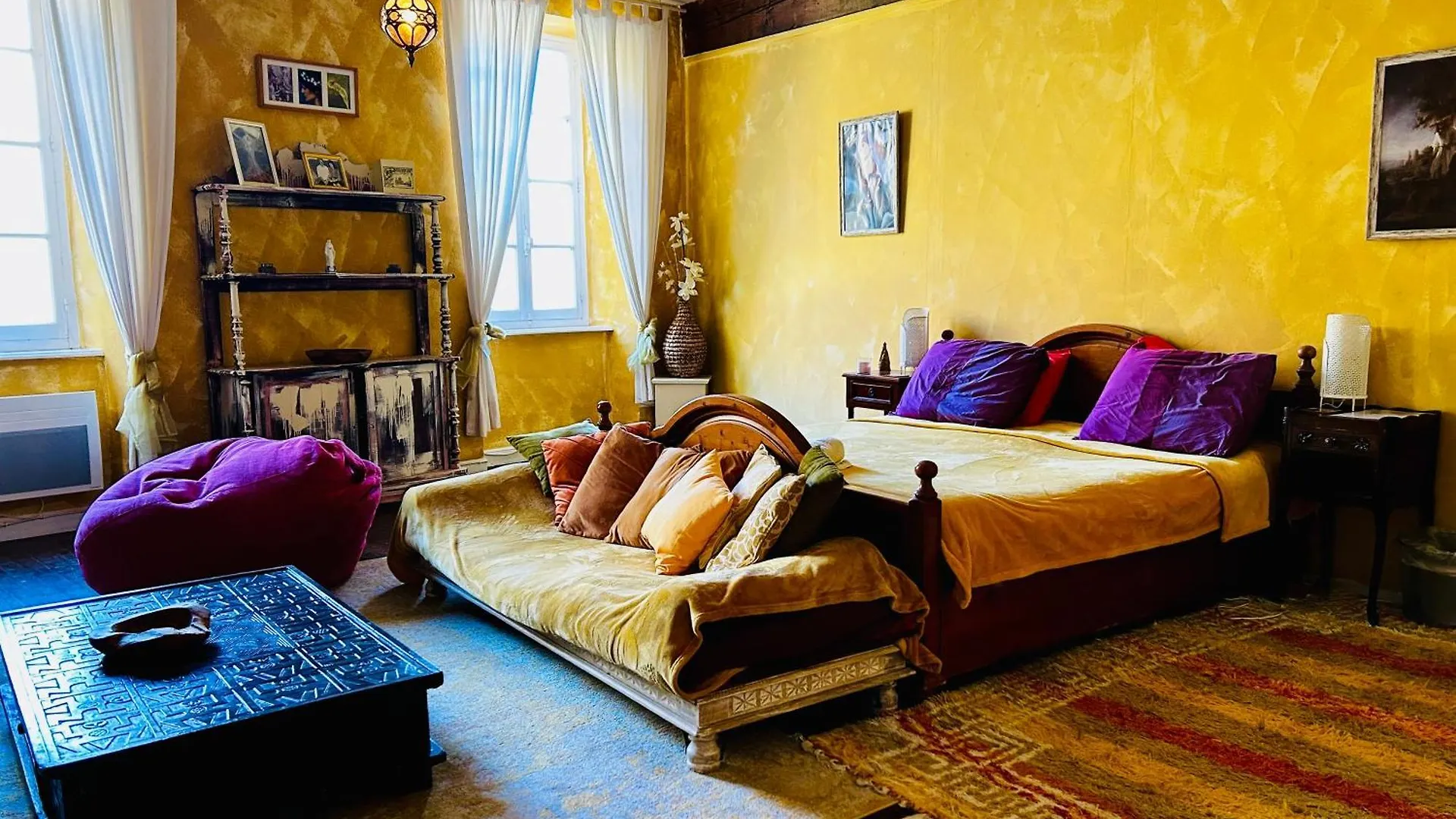Les Contes Bed & Breakfast Fougax-et-Barrineuf