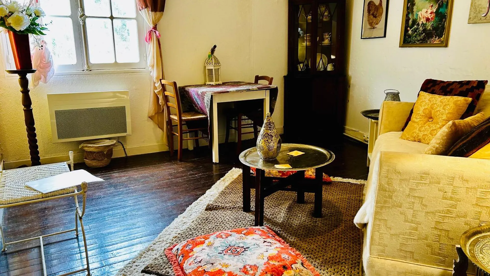 Les Contes Bed & Breakfast Fougax-et-Barrineuf