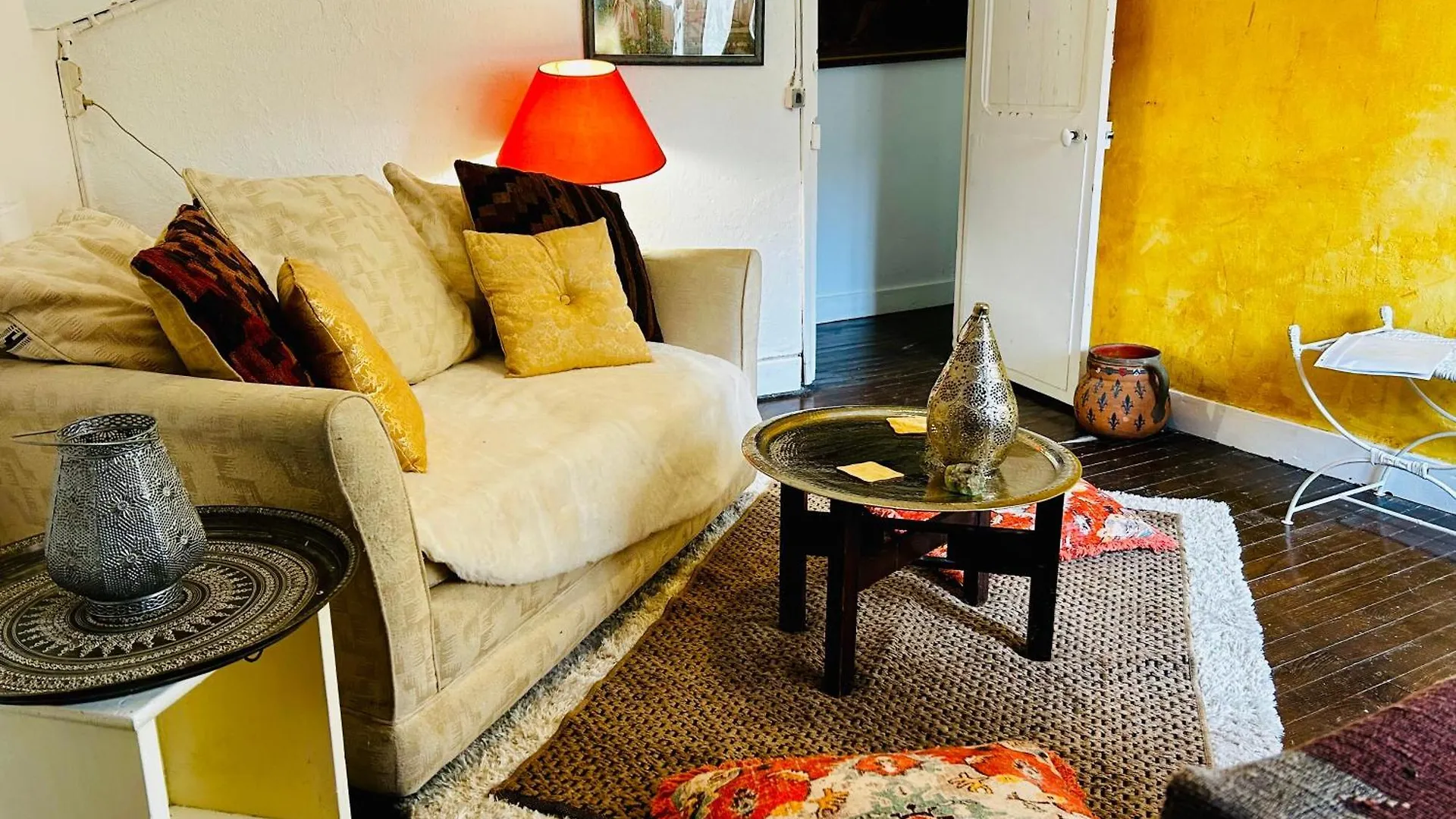 Les Contes Bed & Breakfast Fougax-et-Barrineuf