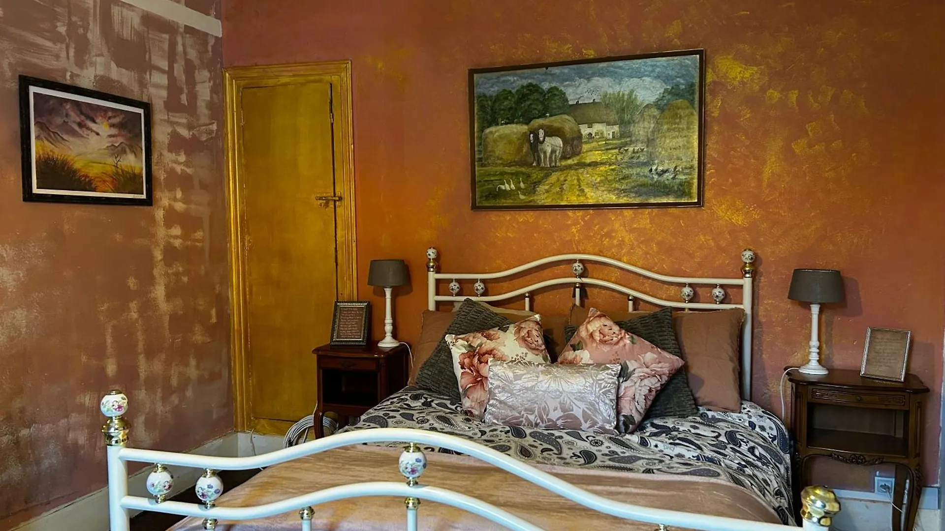 Les Contes Bed & Breakfast Fougax-et-Barrineuf