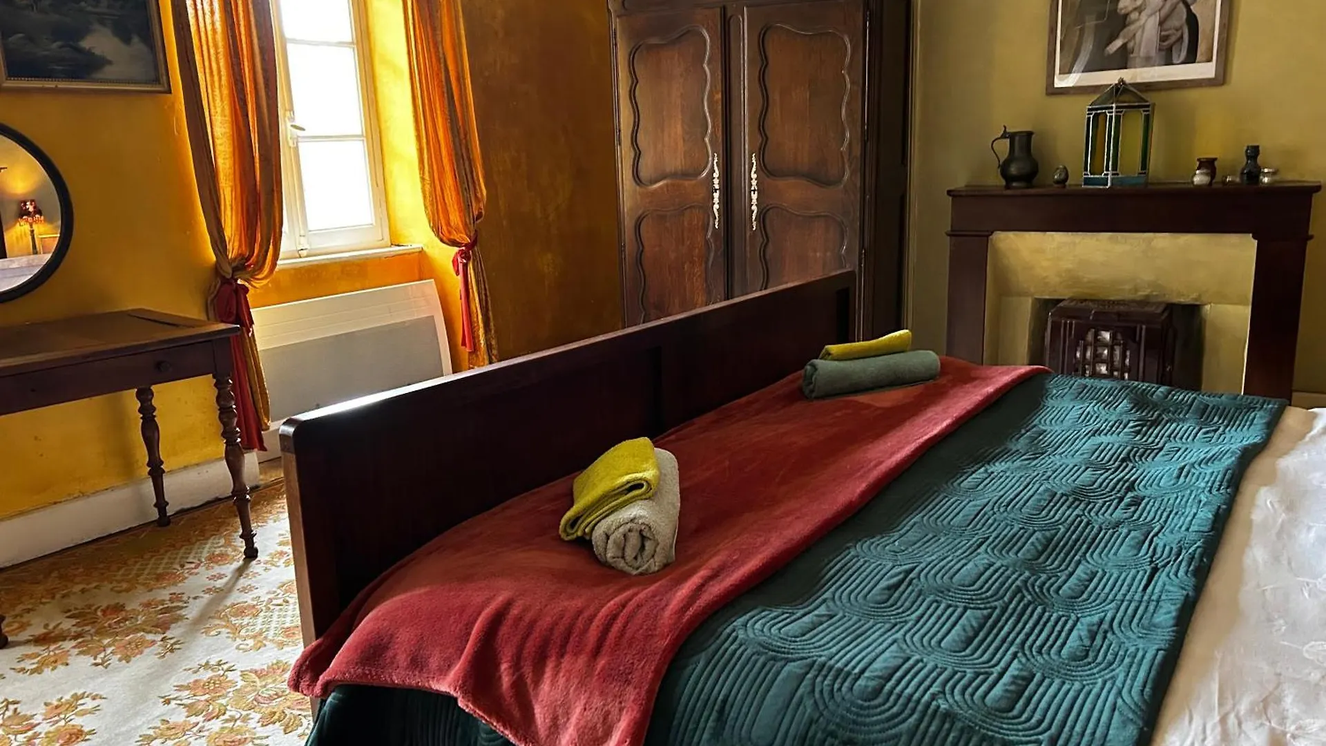 Les Contes Bed & Breakfast Fougax-et-Barrineuf 0*,